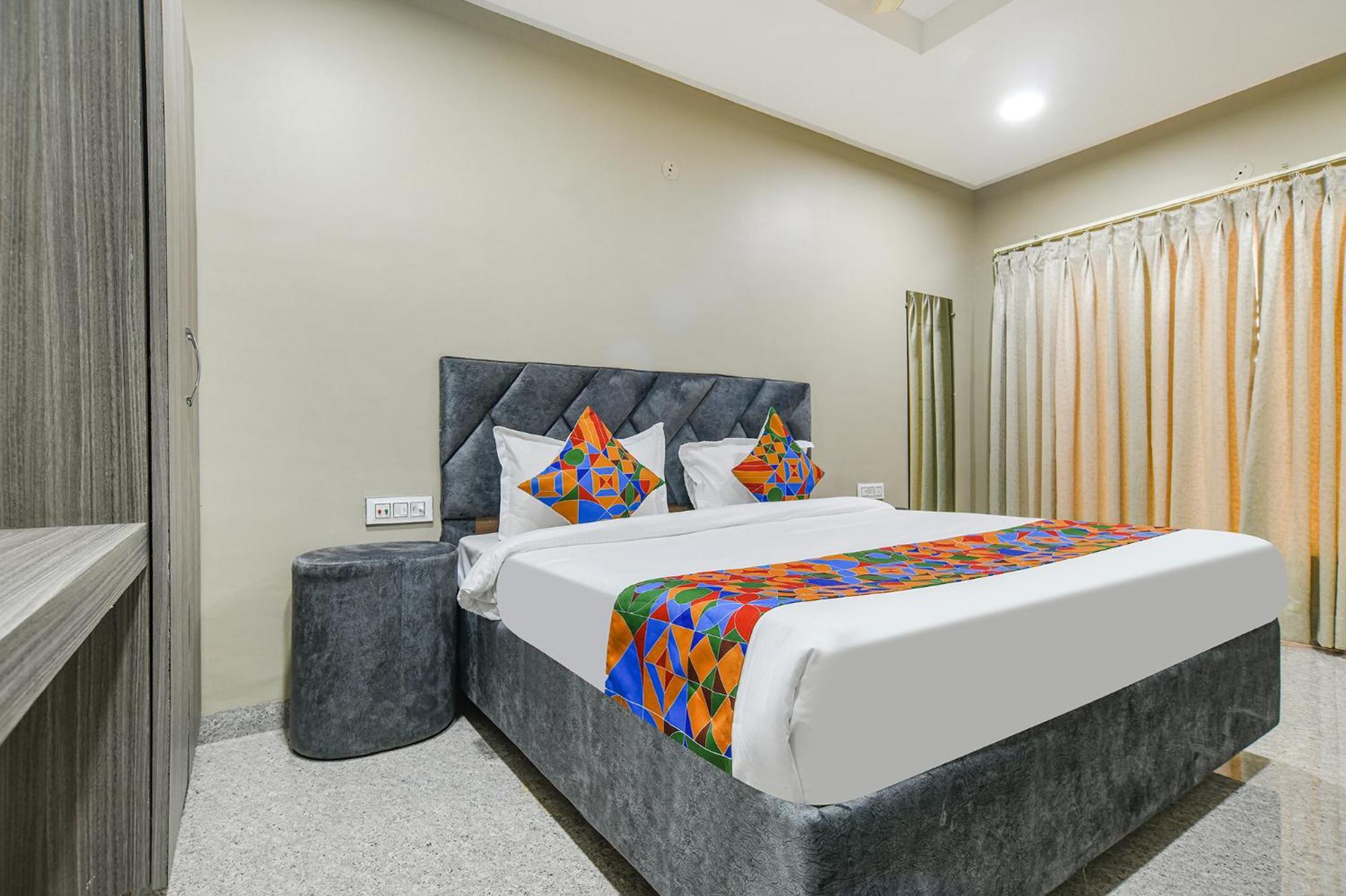 Fabhotel Classic Inn インドール エクステリア 写真