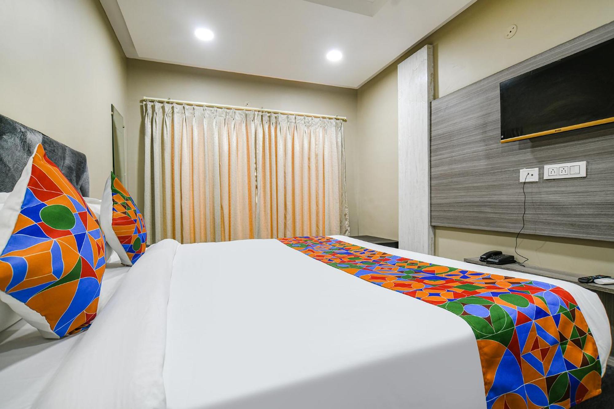 Fabhotel Classic Inn インドール エクステリア 写真