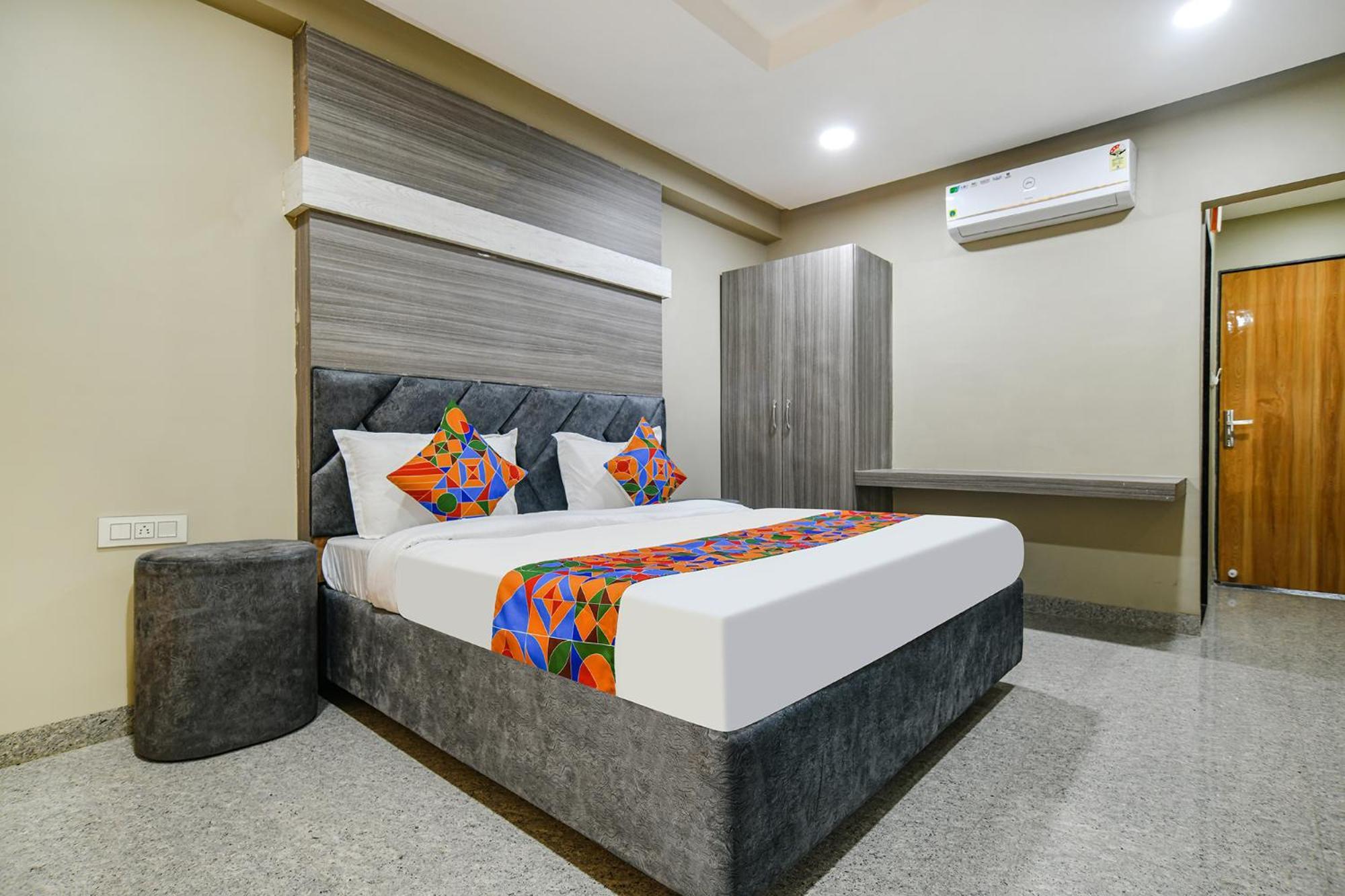 Fabhotel Classic Inn インドール エクステリア 写真